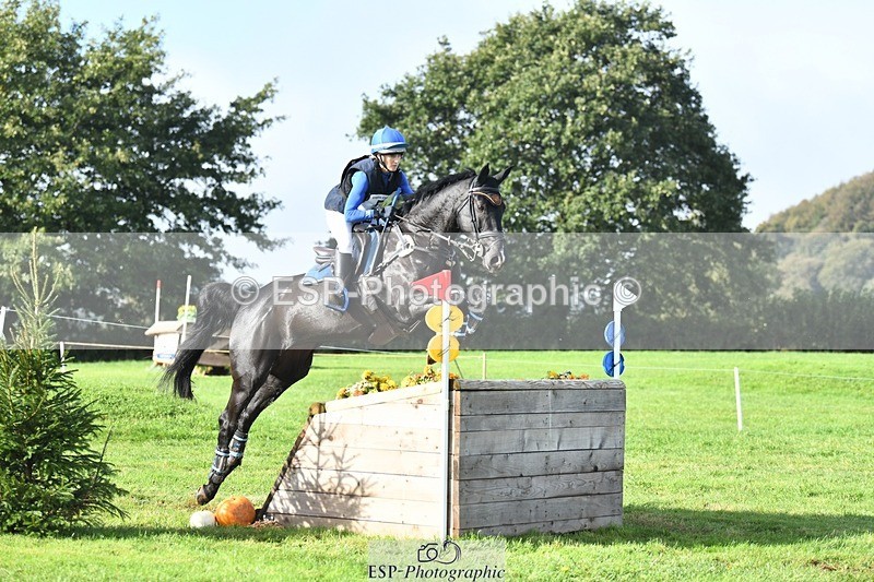 231020-110020-07047 - 056-WILLOW.BDA-Lisa.Maynard-XC