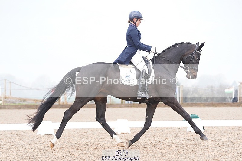 250404-102022-04274 - 003-Abbie.Newbury-Seagry.Firstamour