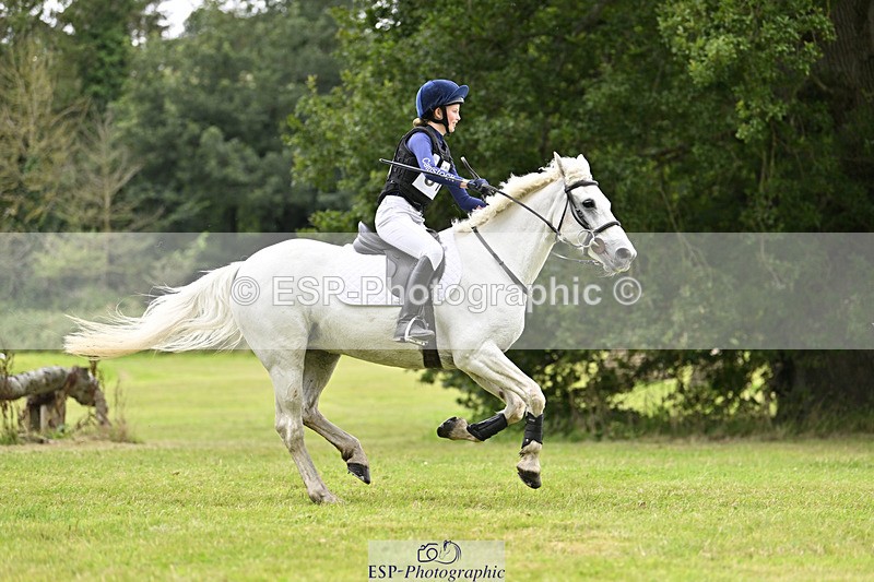 240825X-160403-36172 - 80cm XC 15.30 to 16.30