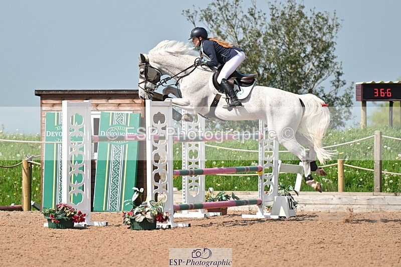 240512A-105201-17402 - Cls 48 National 1.30m Open