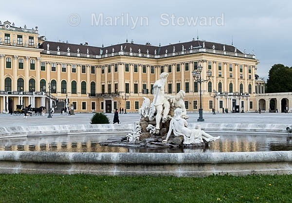 Schonbrunn Palace fountain. - Capitals of Eastern Europe