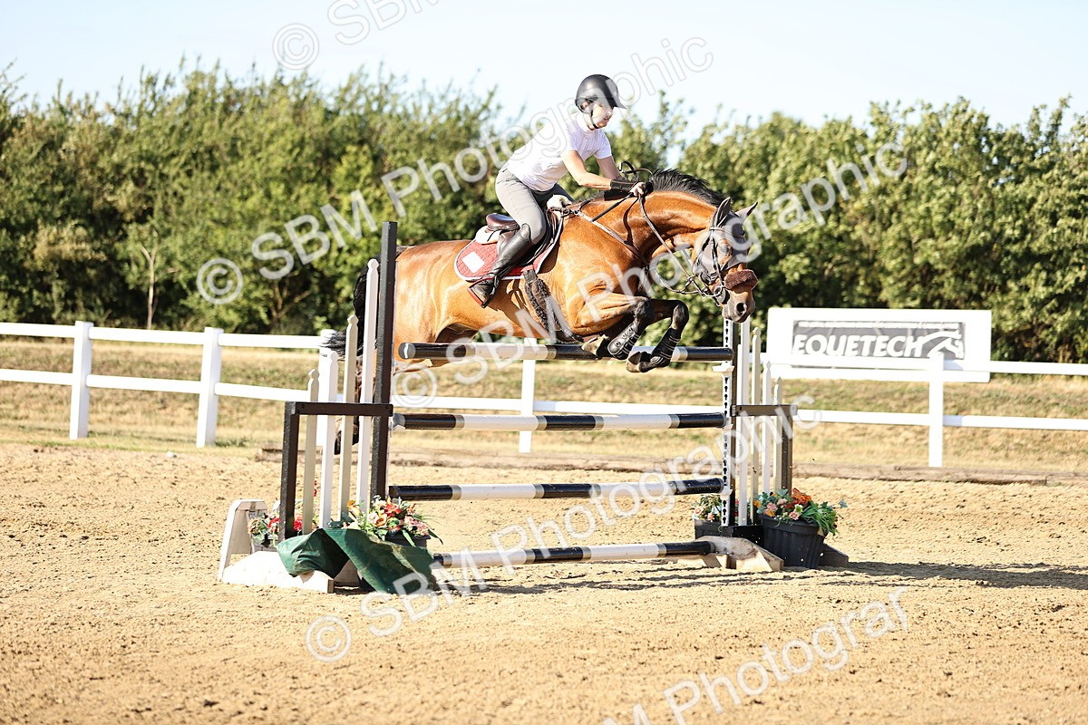 SBM_015917 - Class 18 - Senior 1.35m Open