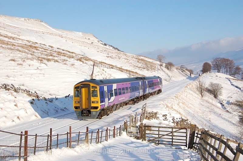 3.2.09 - 158842 08.49 Carlisle - Leeds, Angerholme - Angerholme