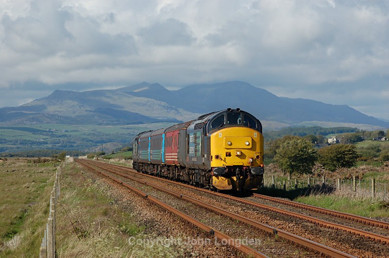 JL 29.5.15 37419 & 37611 2C34 14.35 Carlisle - Barrow, Dunnerholme - Cumbrian Coast (north to south)