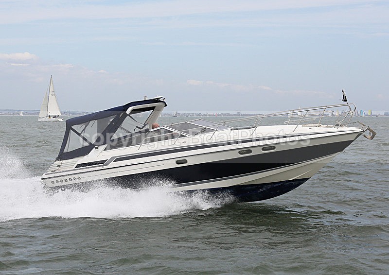 130421 SERENDIPITY SUNSEEKER PORTOFINO 31 WT7A6693 - Motorboats - Open