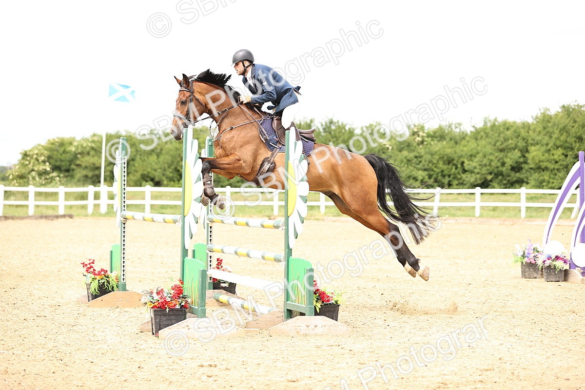 SBM_007667 - Class 19 - Senior Newcomers - 1.10m