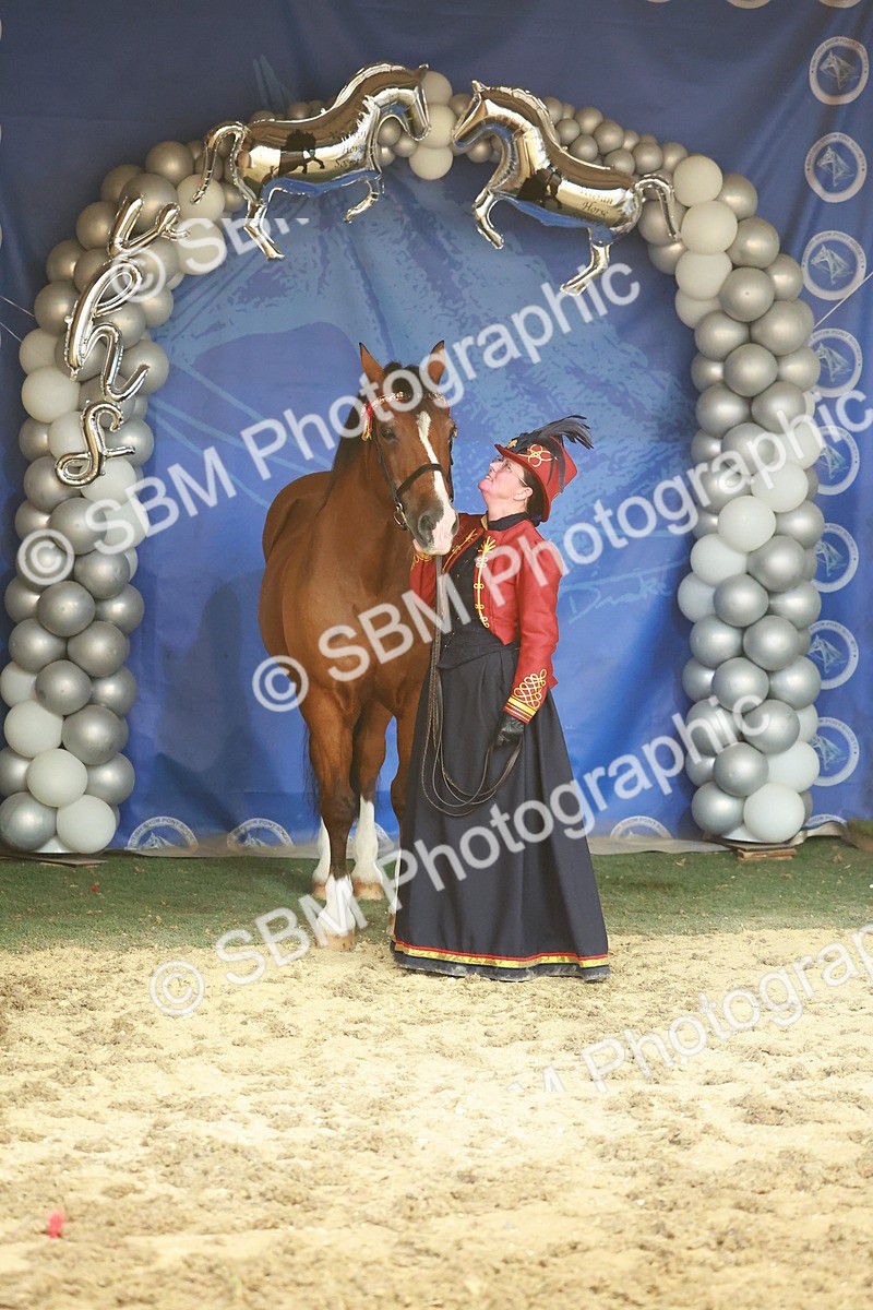 SBM_13758 - Class 104 - IH  Costume