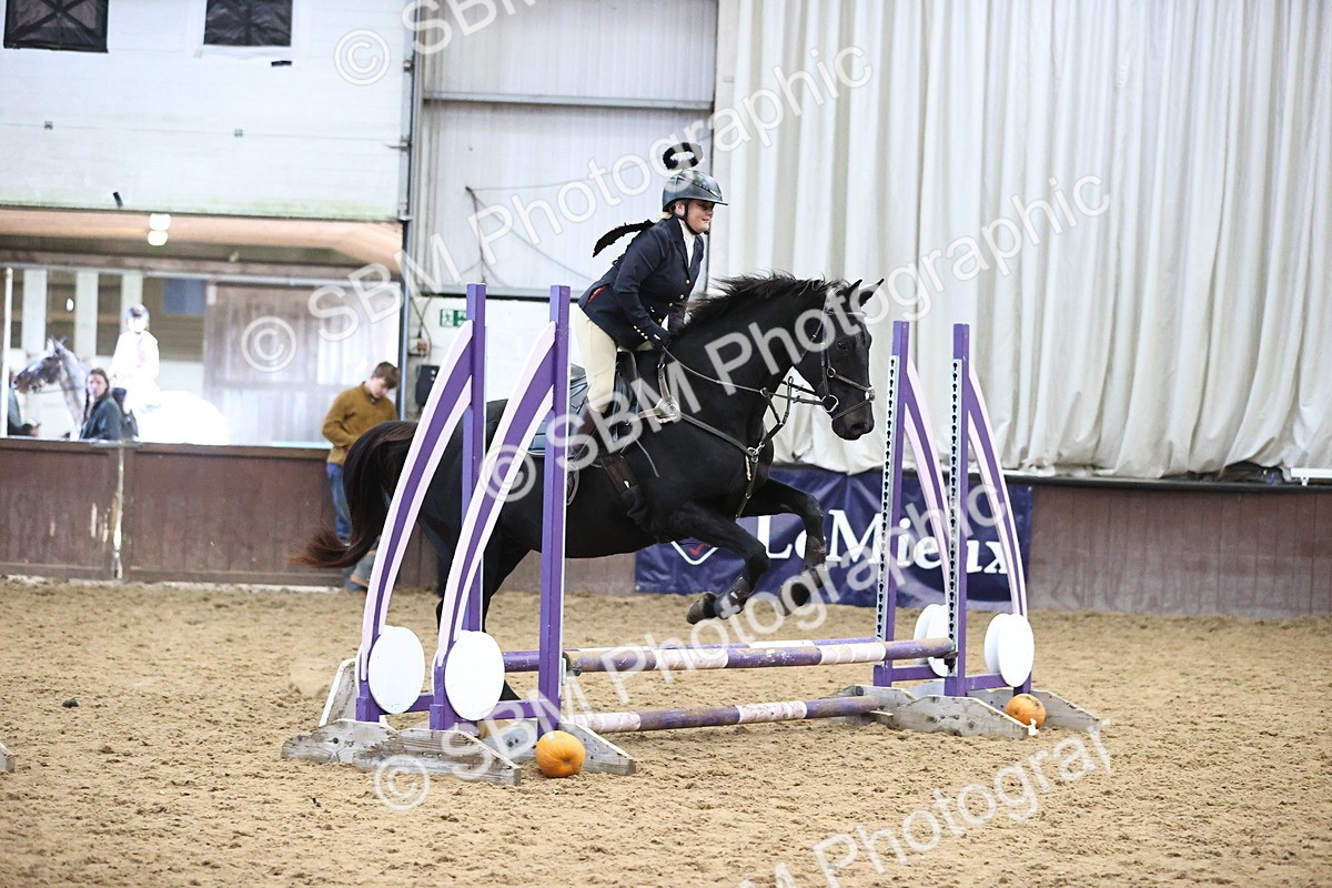 SBM_001470 - Class 3 - Horse & Hound 60cm