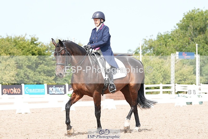 250815-120004-01027 - 015-Susan.LanzWellshead.Foxtrot