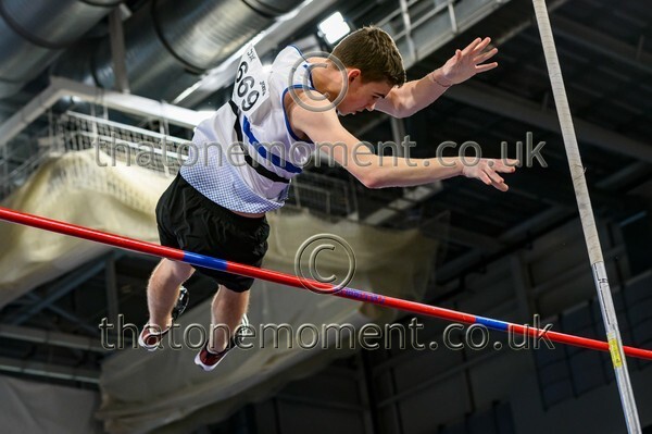 SeniorInd25-919033 - Field Male