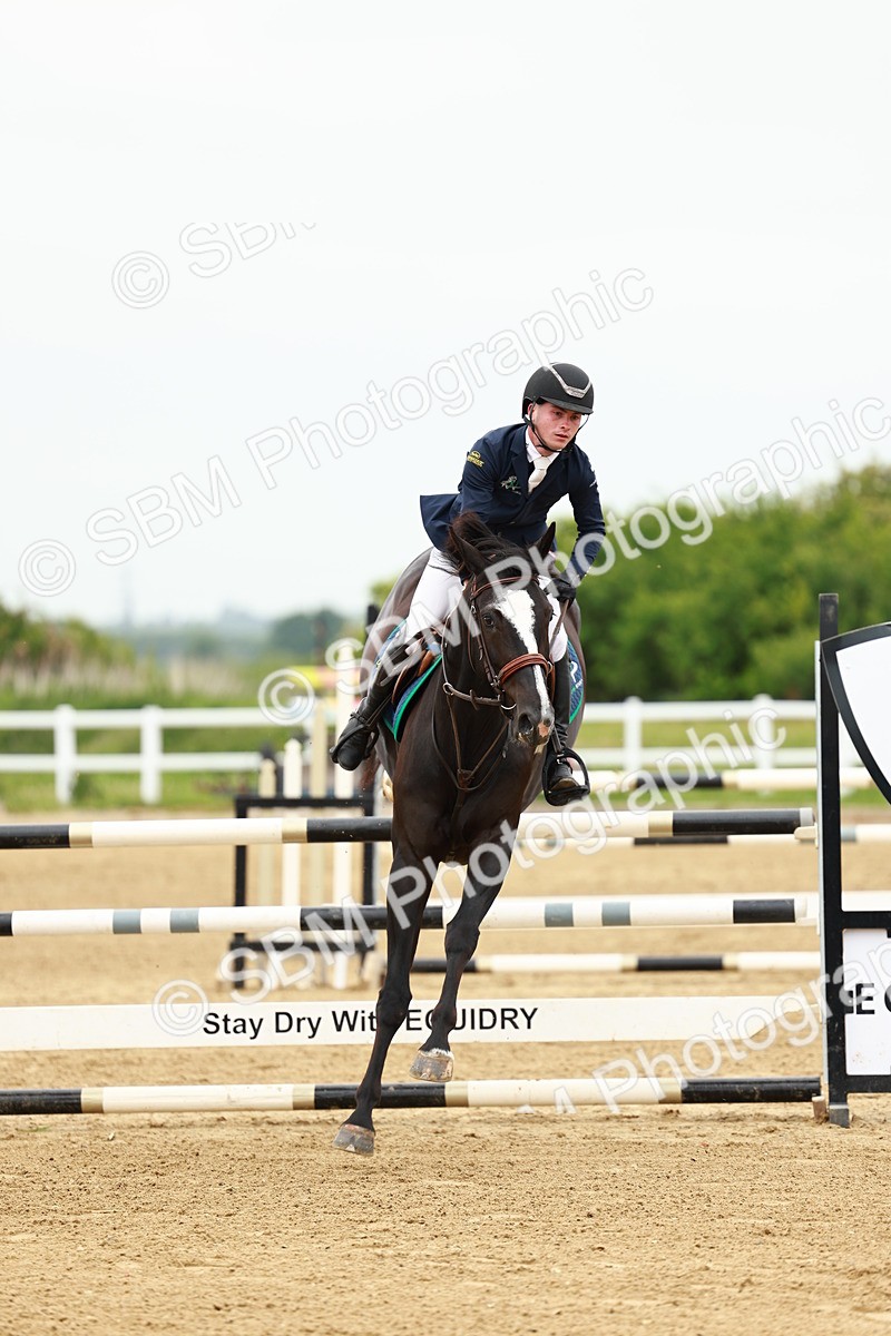 SBM_000948 - Class 4 - Senior Newcomers - 1.10m