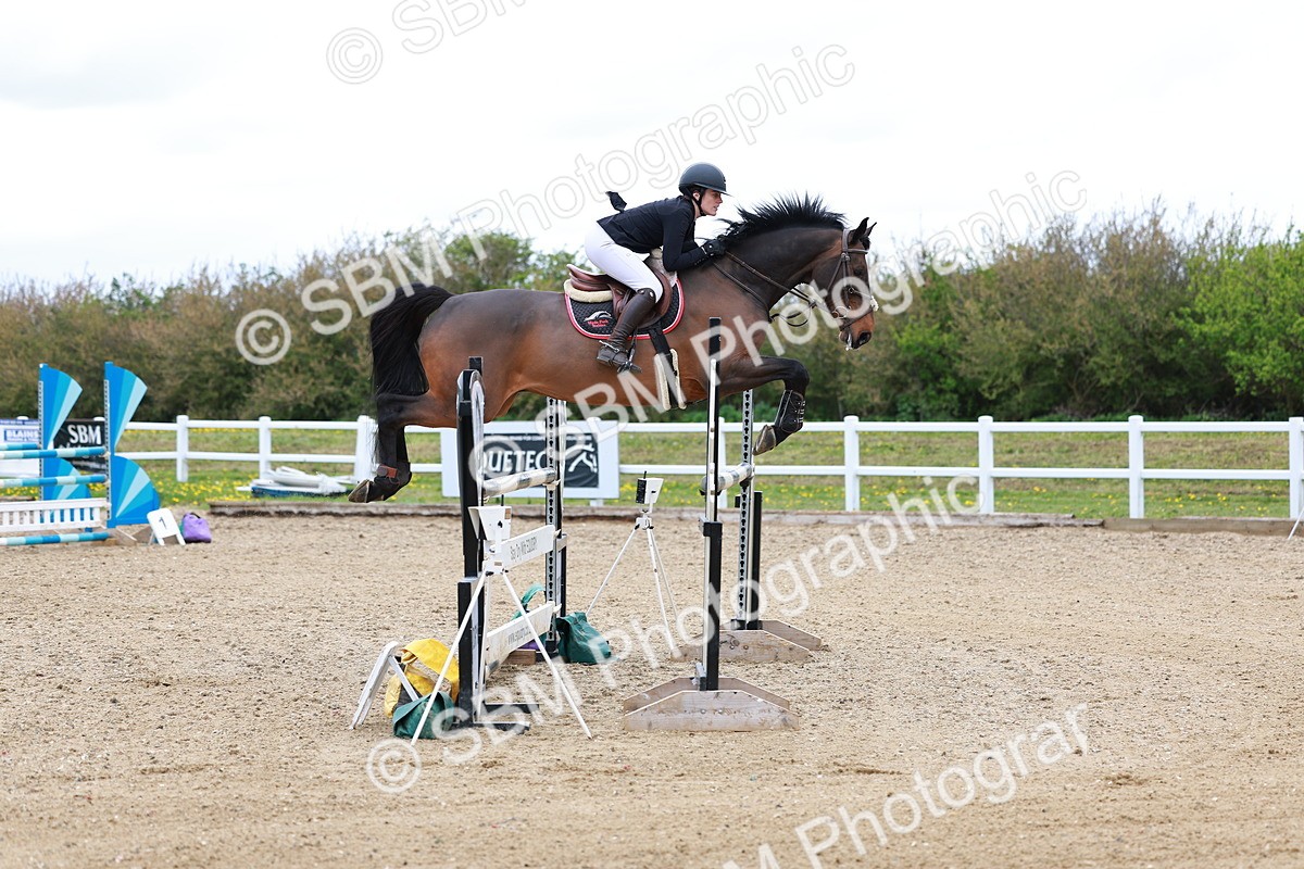 SBM_002564 - Class 11 - Senior Foxhunter - 1.20m