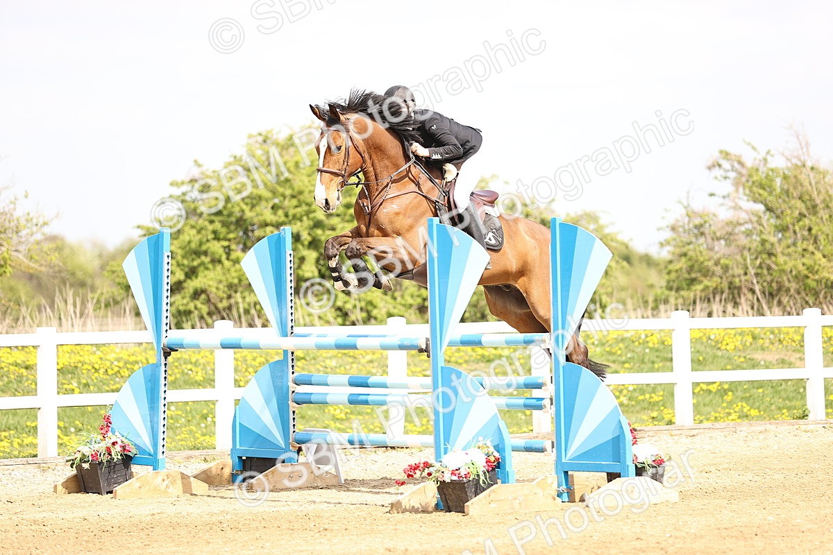  - Class 13 - Senior Foxhunter - 1.20m