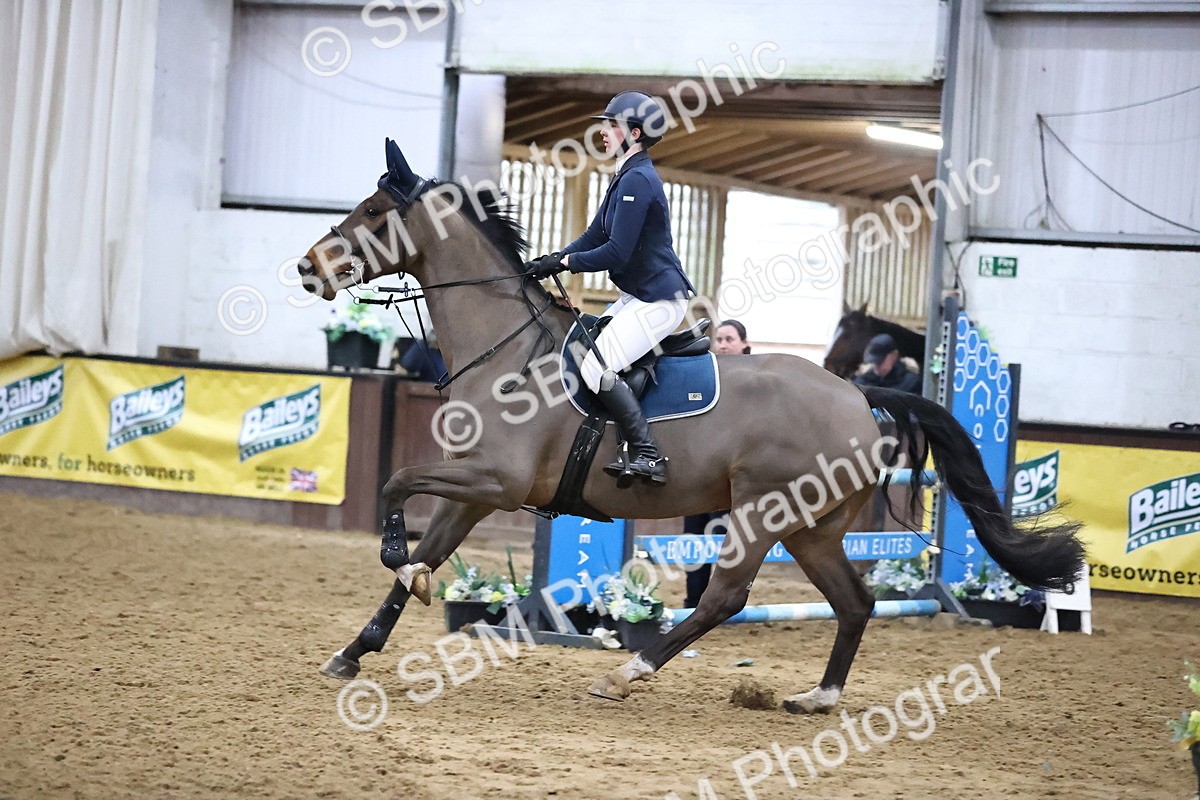 SBM_010147 - Class 25 - Equestrian Senior Foxhunter 1.20m