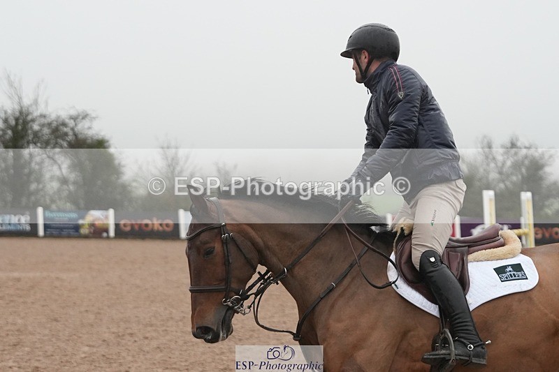 251207-115715-01919 - Cls 20 Snr Newcomers and 1.10m