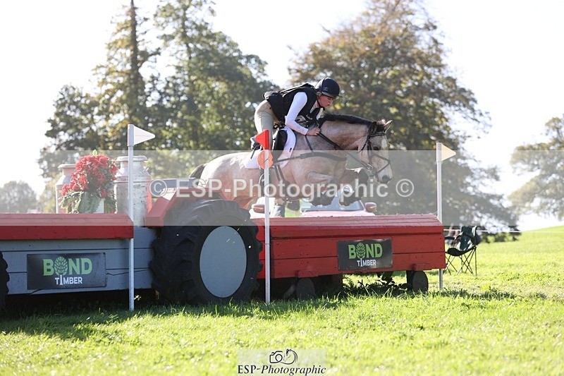 241026-121811-13343 - 409-Chloe.Dunn-TOWERHILL.SHAMIE