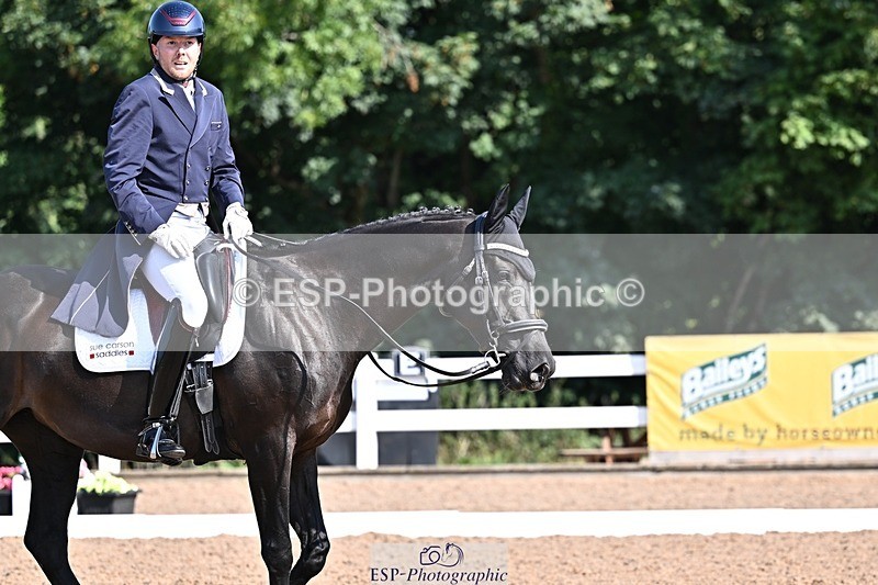 250816-102022-02423 - 046-Martyn.HumphreyIsabeau.May