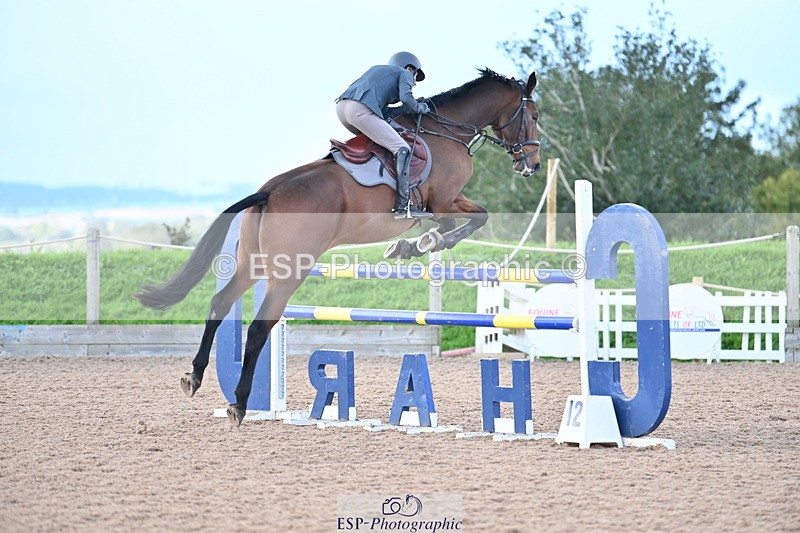 231014A-110905-04317 - Cls 18 Newcomers & 1.10m Open