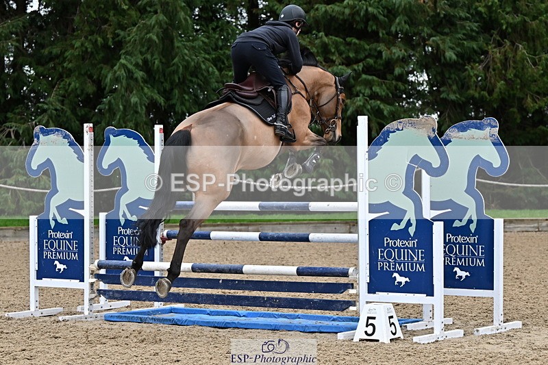 250201A-145423-01042 - Cls 04 Local Horse 120cm