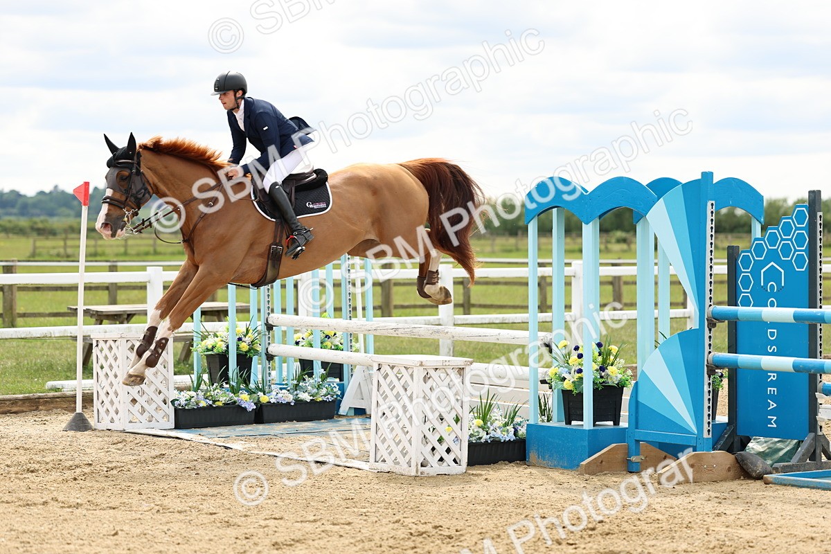 SBM_006180 - Class 19 - Senior Newcomers - 1.10m