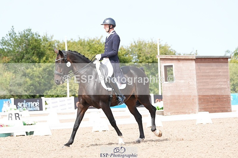 250815-124810-01082 - 016-Ben.JamesToto.light