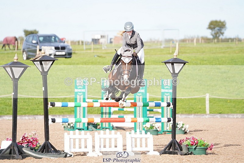 241005A-162130-05195 - SAT Cls 12 Snr Fox & 1.20m Open