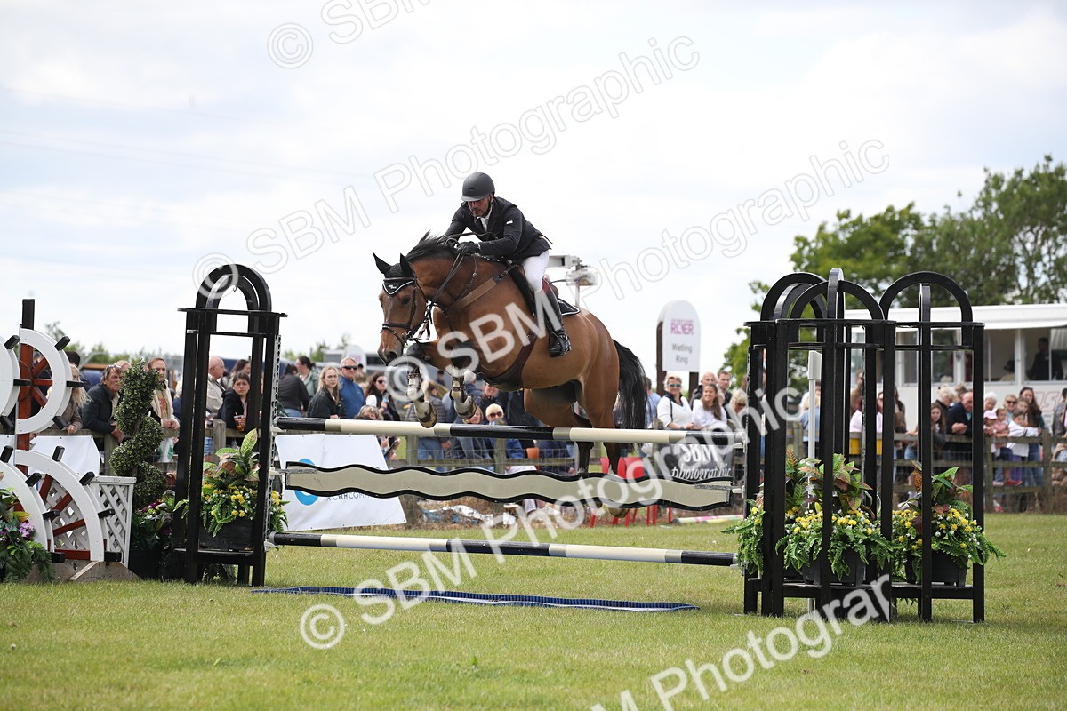 SBM_17475 - Class 208 - Senior Foxhunter 1.20m Open