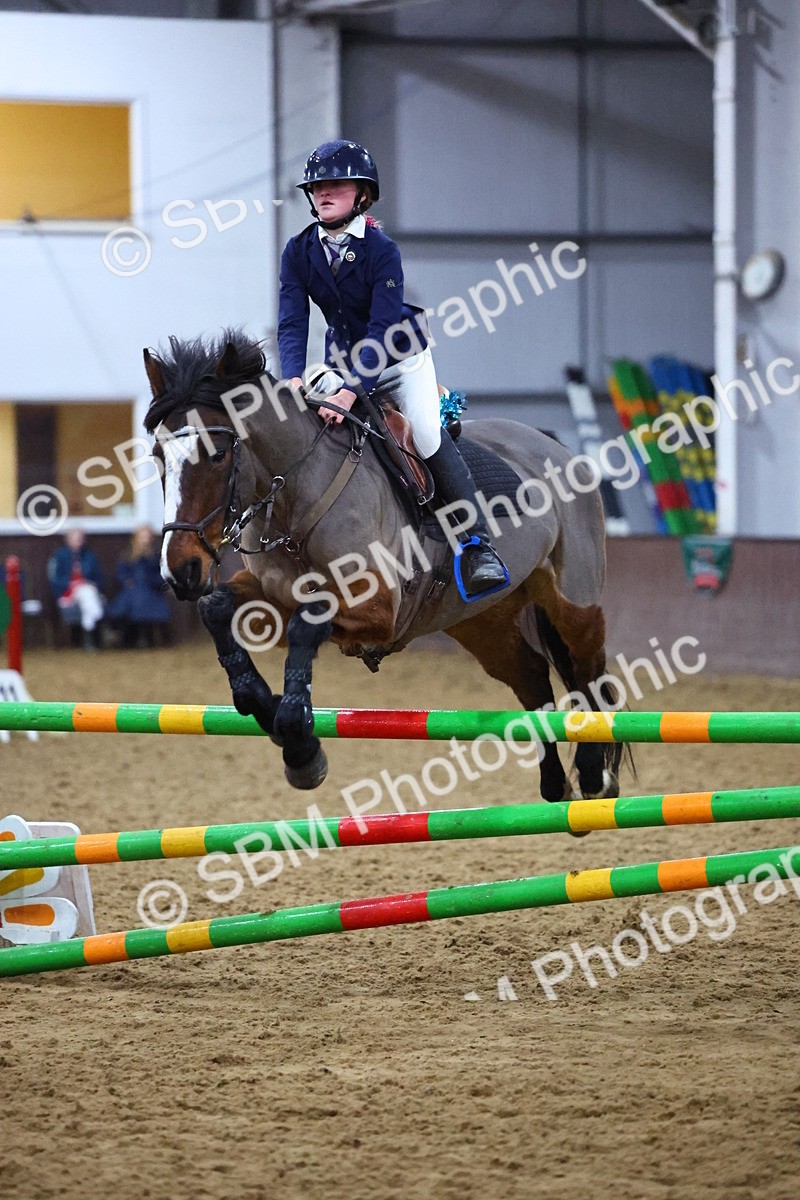 SBM_002815 - Class 6 - Holly & Ivy Stakes - 90cm