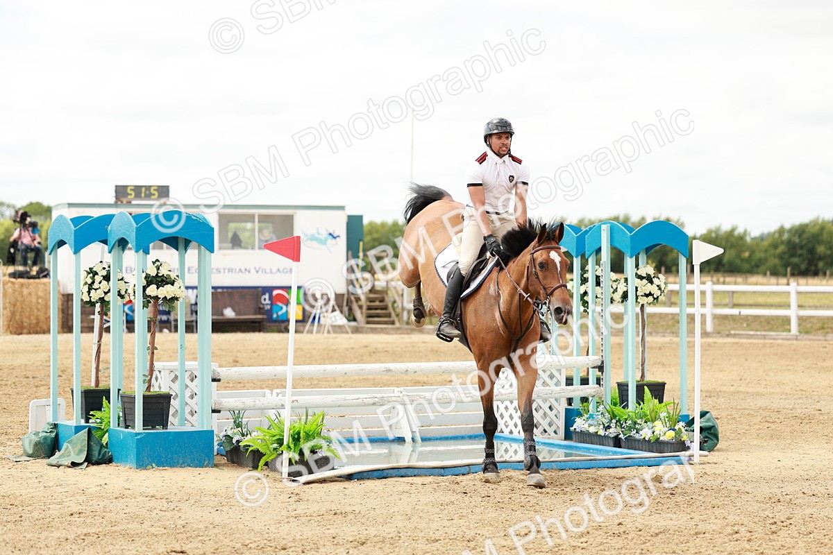 SBM_018396 - Class 21 - Senior Newcomers Championship 2d Rd