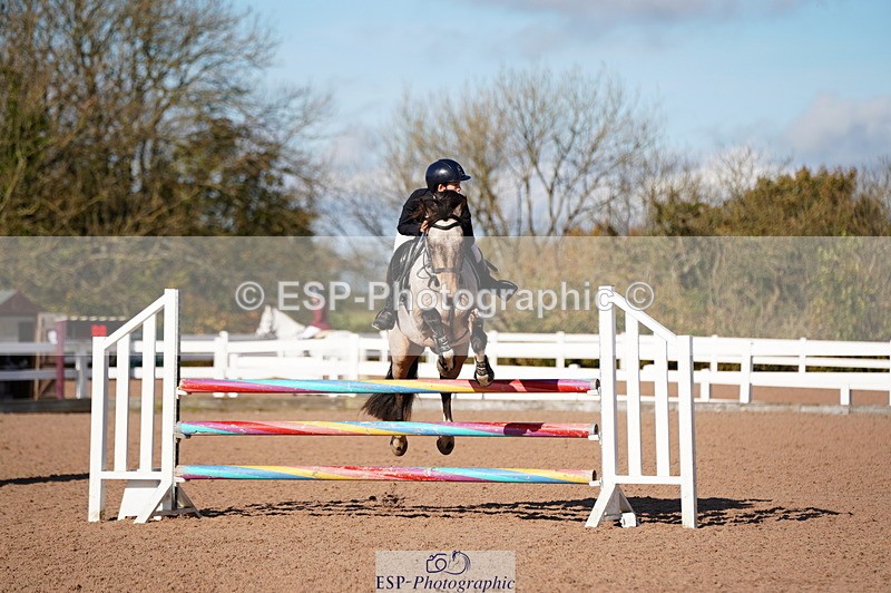 241027A-120718-02671 - SUN Cls 6 Pony Newcomers and 1m Open