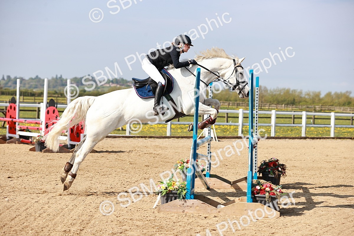 - Class 21 - Senior British Novice - 90cm
