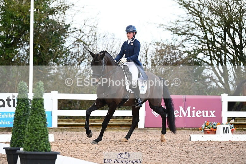 240218A-105023-06080 - 160-Abbie.Newbury-Seagry.Firstamour