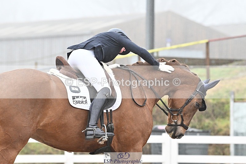 250215-113511-03227 - 257-Beth.Bainbridge-NEWTON.GLOVETROTTER