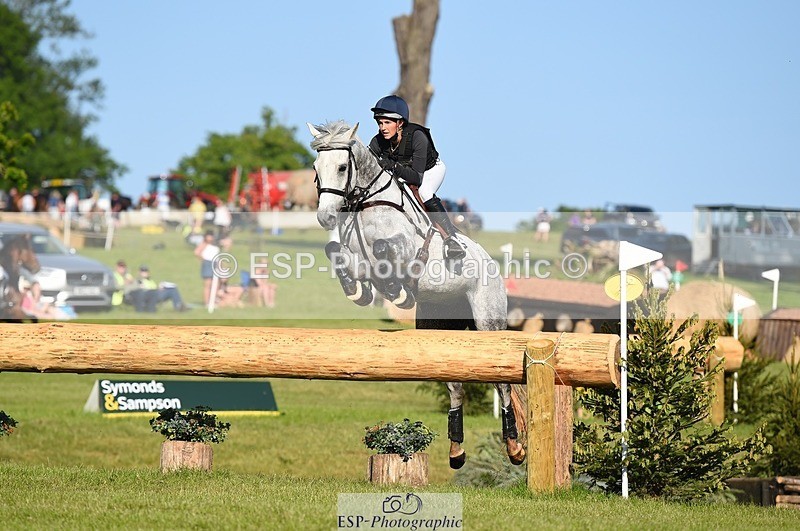 230527-180640-13726 - 170-MIND_OVER_MATTER-Lea_Boulesteix-XC