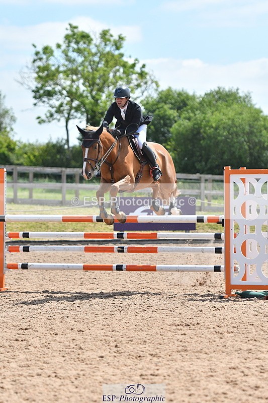 240609A-122435-05150 - Cls 18 Snr Newcomers and 1.10m Open