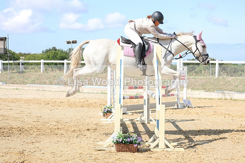 3E7A0906 - Class 4: Senior British Novice/90cm open