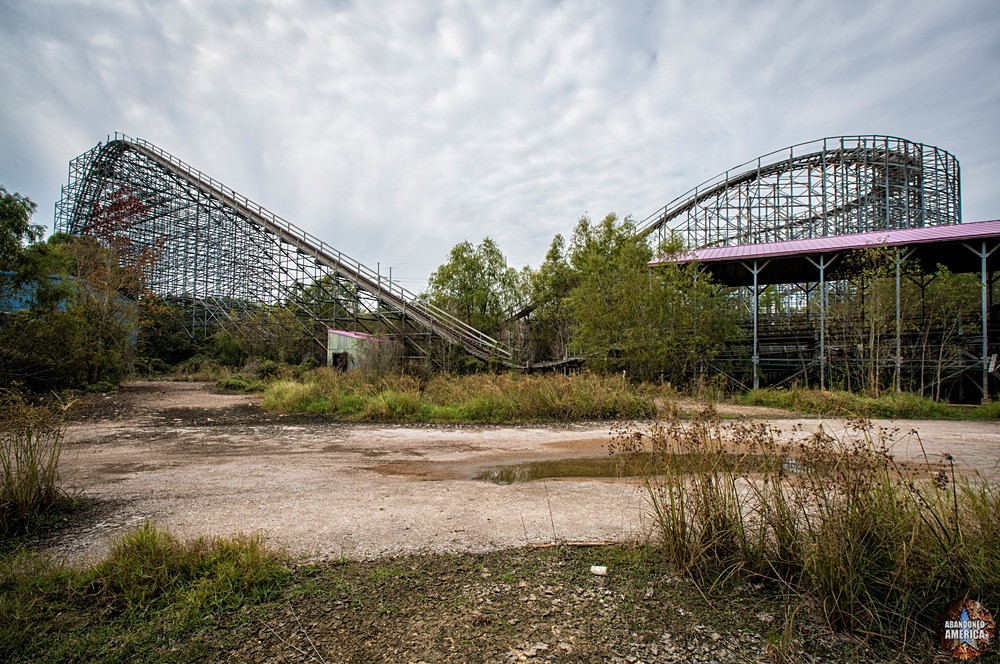 Abandoned Six Flags (New Orleans, LA) | Mega Zeph Curves