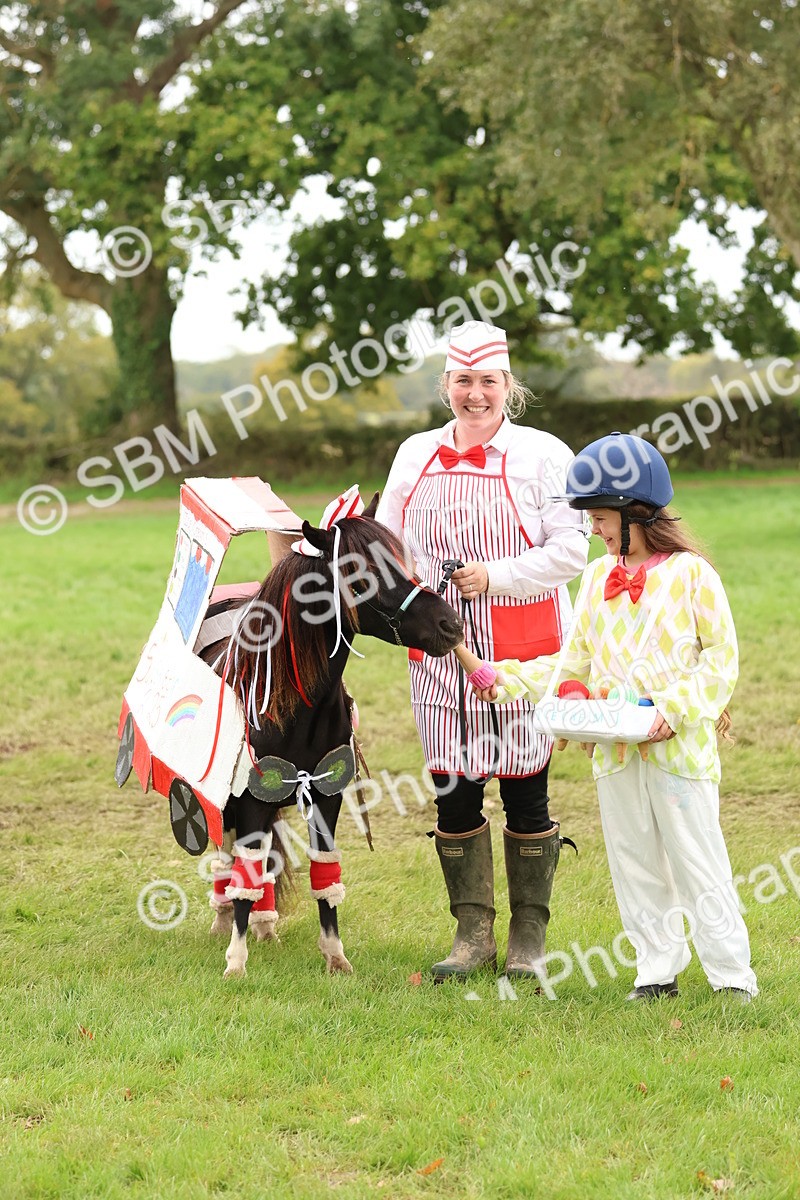 SBM_61656 - S37a - Fancy Dress Showing