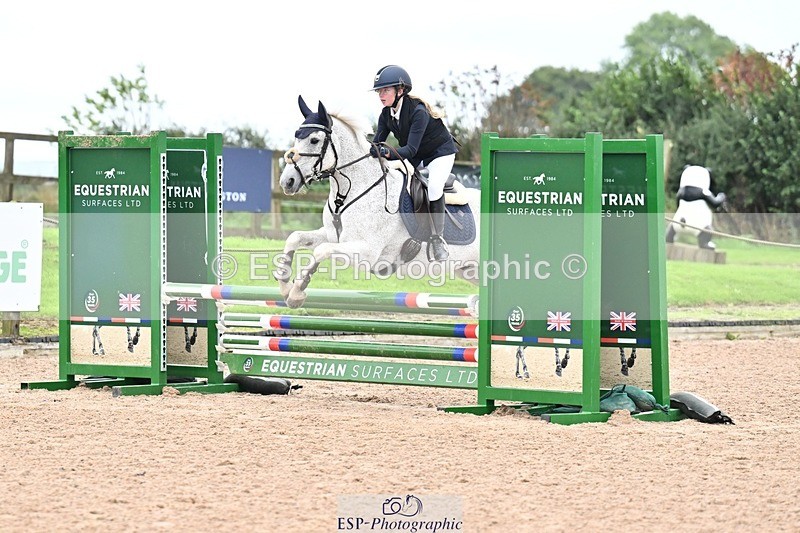 250920-154005-01767 - Cls 21 Pony Intro 80cm Derby