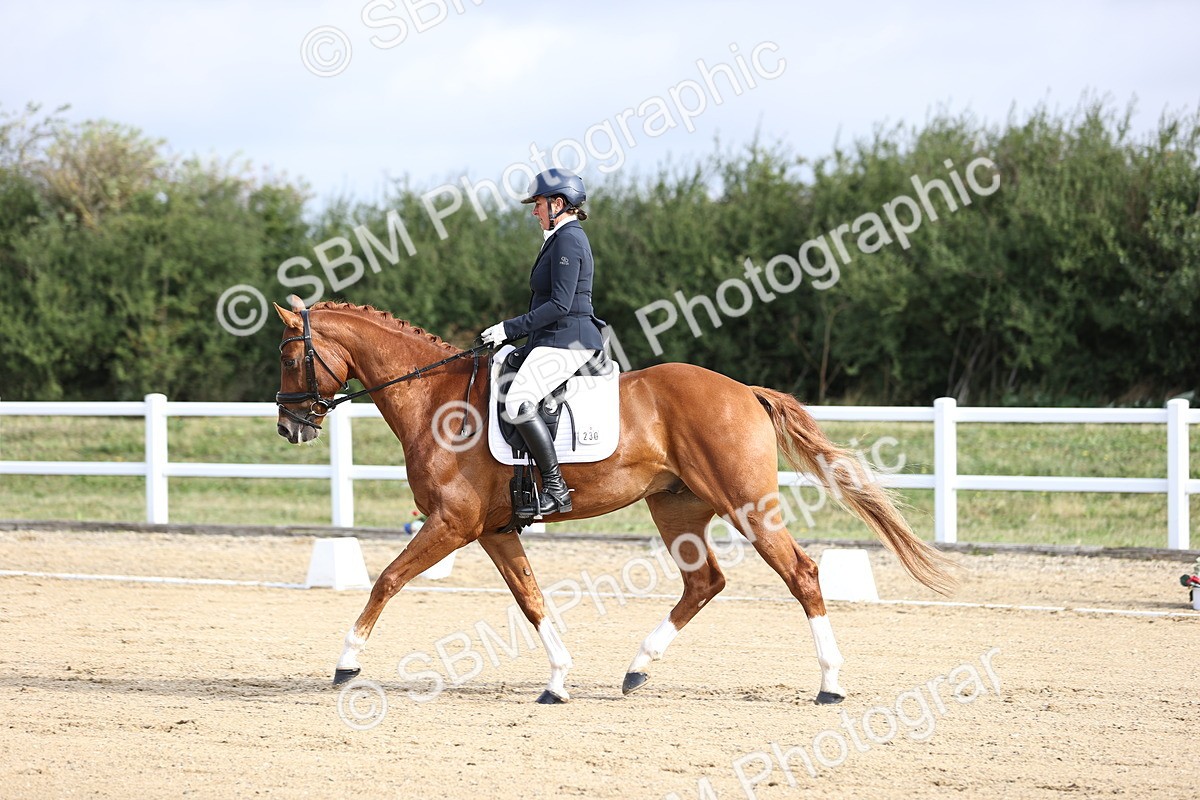 SBM_015337 - Class 14 - Novice 23 - 9.05-10.08