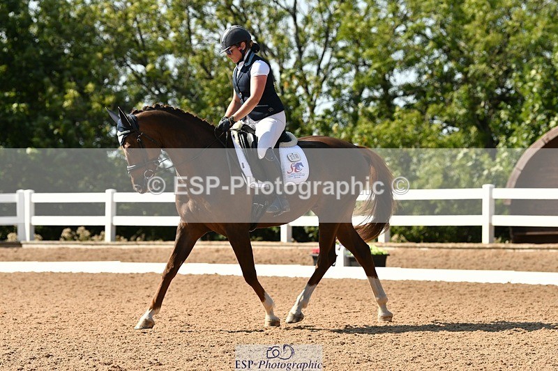 250817-155003-11359 - 214-Verity.PerryVogue