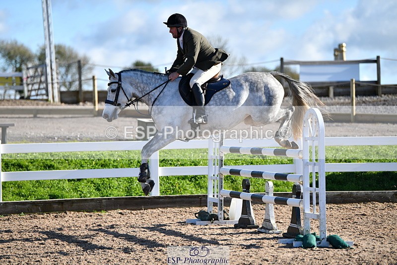 231110A-132605-00565 - Cls 5 Newcomers & 1.10m Open