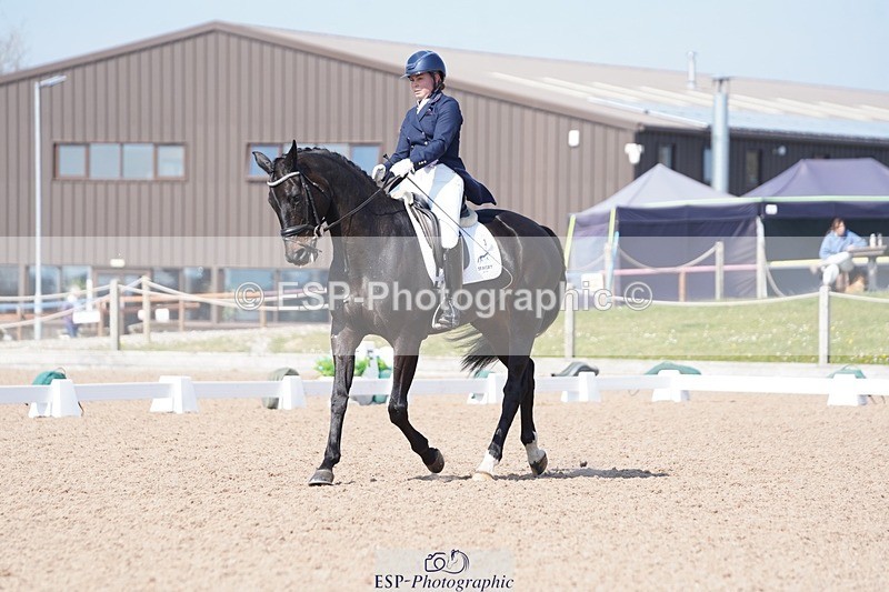 250404-132724-06175 - 003-Abbie.Newbury-Seagry.Firstamour