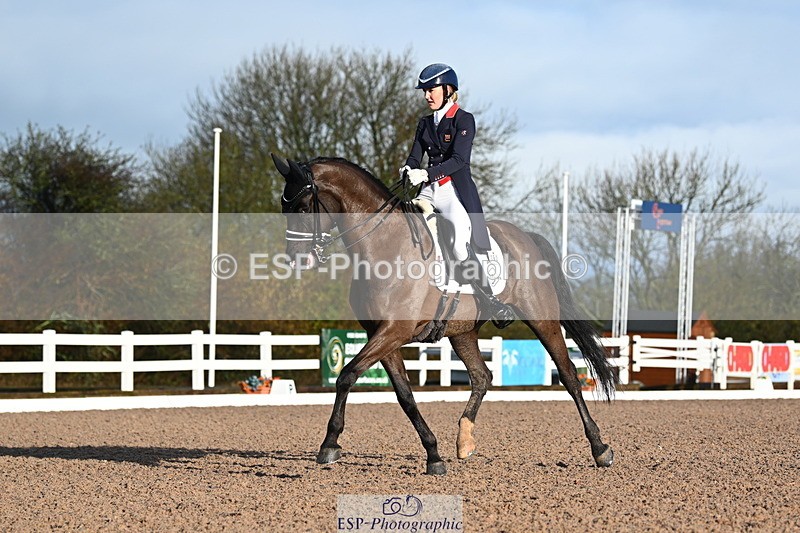 240218A-090715-05005 - 162-Holly.Kerslake-Totil.Platinum