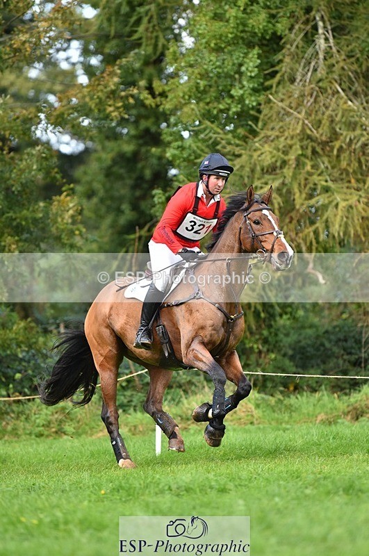 231022-134208-28899 - 321-MAN.ABOUT.TOWN.II-David.Doel-XC