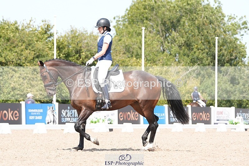 250817-125840-09526 - 052-Marcela.PomphreyLinkeltje.DE.J