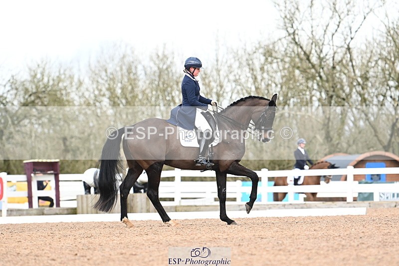 240218A-122936-07153 - 160-Abbie.Newbury-Seagry.Firstamour