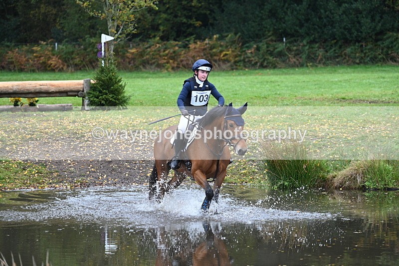 WJ7_3139 - Time 10:47 to 11:11 at the water