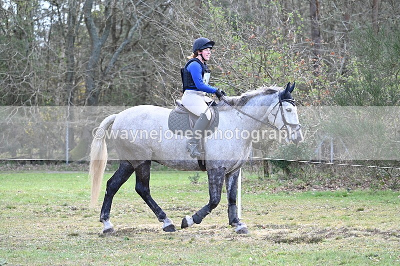 WJ7_0138 - Time 10:13 to 10:38 Times at the Fence