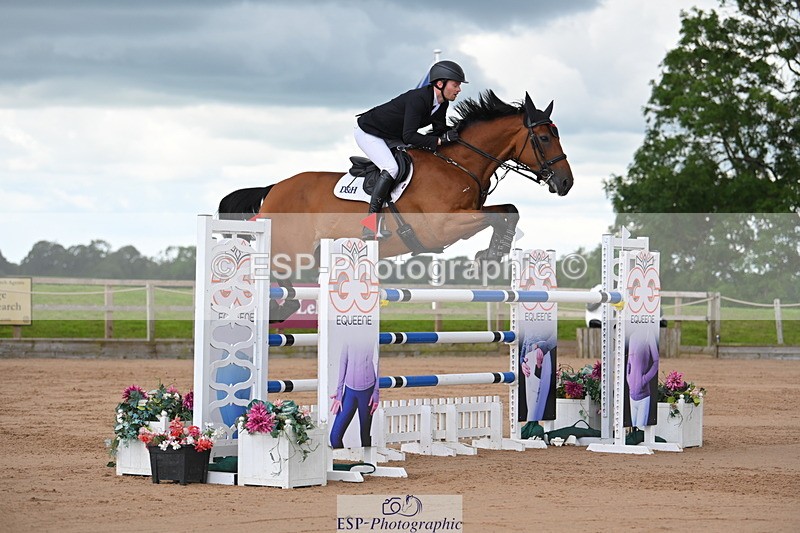 230721A-111753-05611 - Cls 6, 2 Star Medium 1.35m